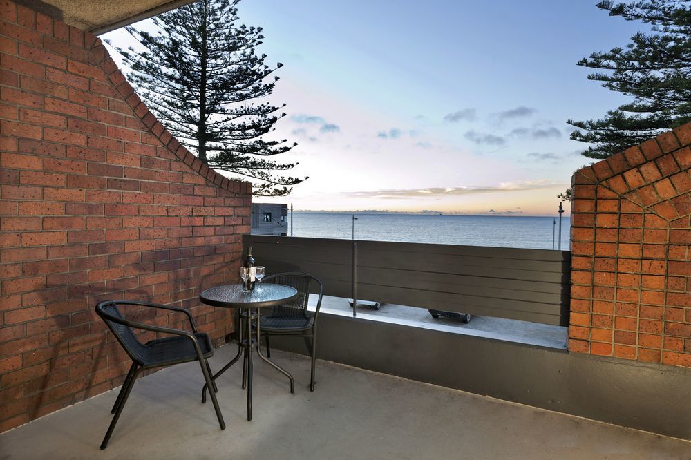 Beachfront Voyager Motor Inn Burnie Bagian luar foto